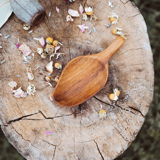 Handcrafted Leaf Scoop