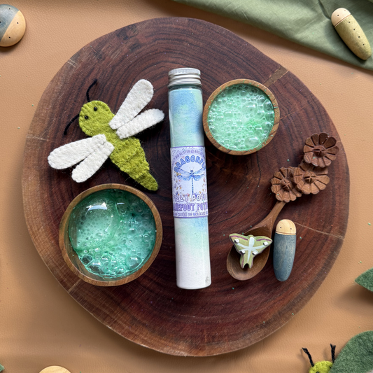 Dragonfly fizzy potion for colourful bubbling sensory play