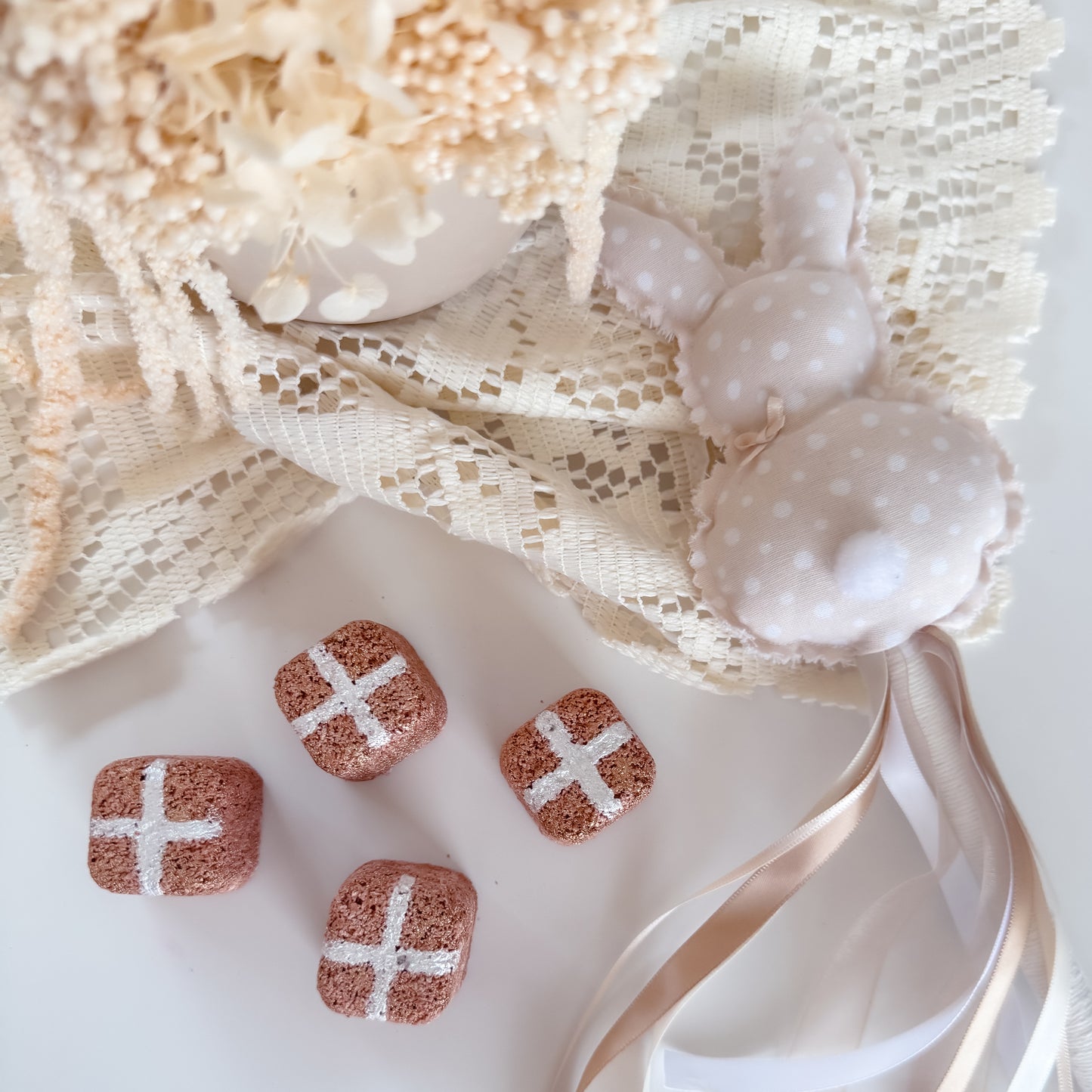 Hot Cross Bun Fizzers - 6 Pack