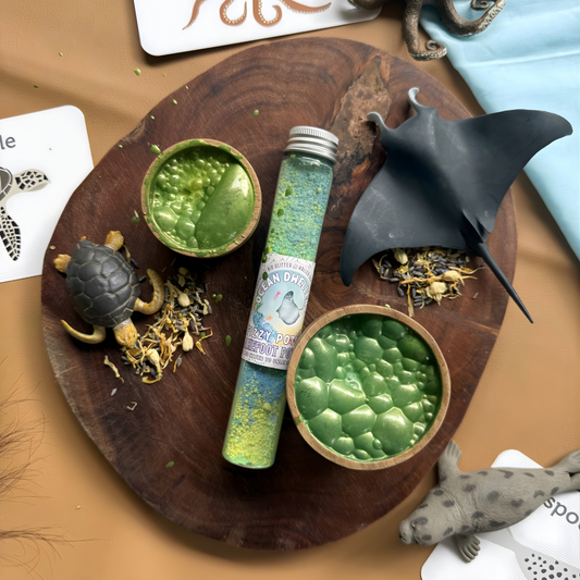 Ocean Dwellers fizzy potion for colourful bubbling sensory play